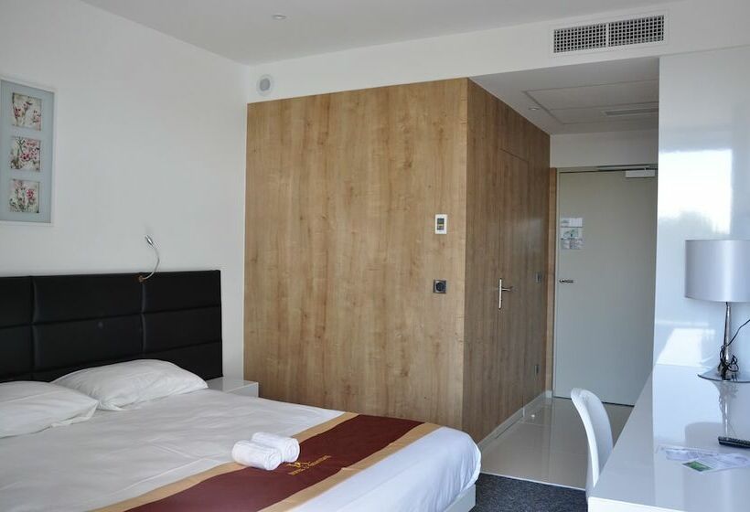Номер Стандарт, Hôtel De La Seine