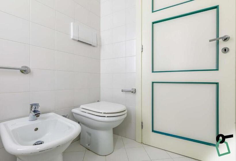 اتاق استاندارد سه نفره, Hotiday Room Collection   Sauze Torre