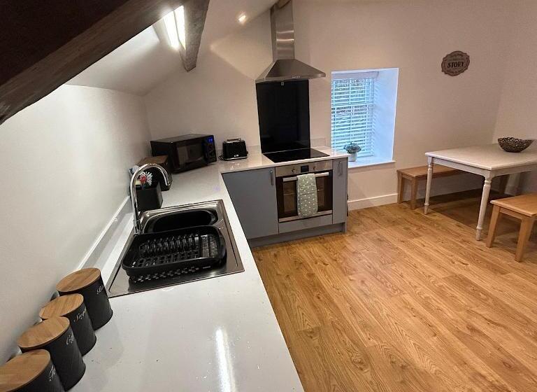 Family Suite, Grapes Hotel, Bar & Restaurant Snowdonia Nr Zip World
