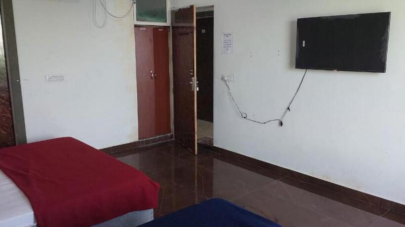 Habitació Quàdruple Estàndard, Saritashray Seva Dham