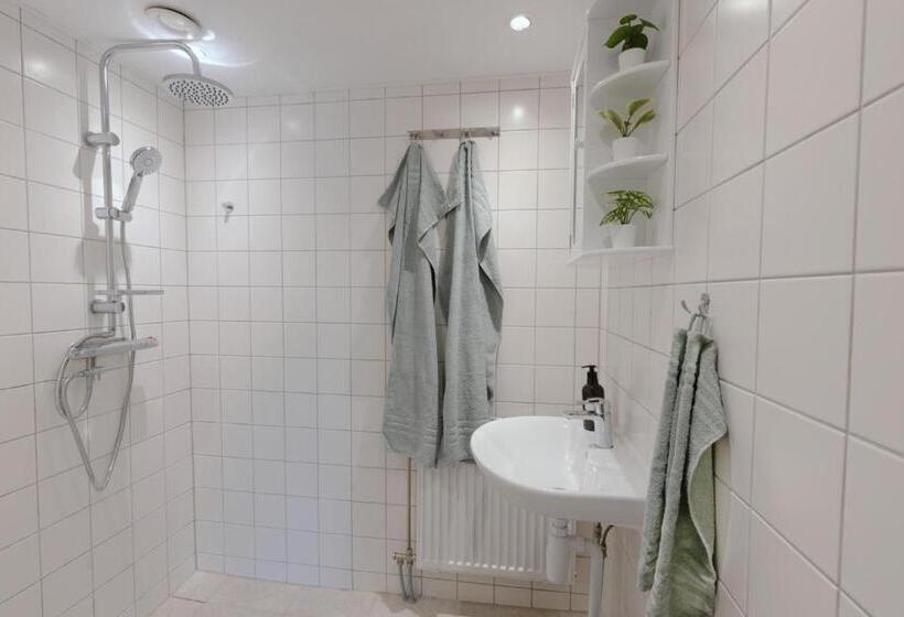 Номер Стандарт Совместная Ванная, Comfortable Guest Rooms With Fully Equipped Kitchen And Cosy Living Room
