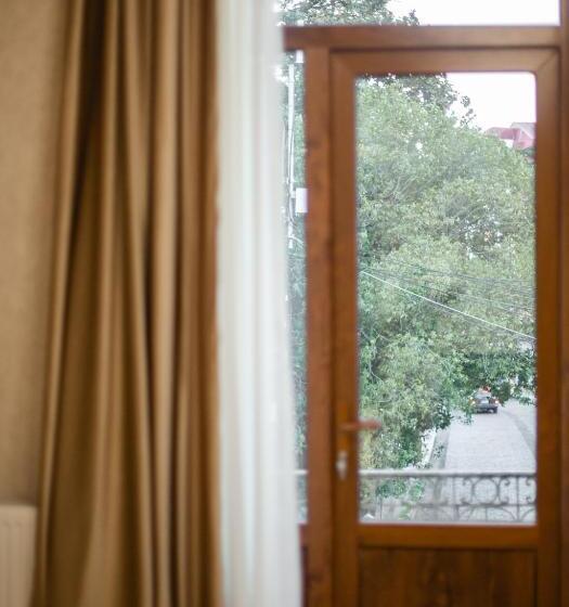 اتاق استاندارد سه نفره, Moedani Very Center Apartments In Kutaisi