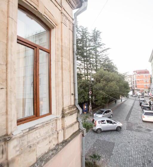 اتاق خانوادگی, Moedani Very Center Apartments In Kutaisi