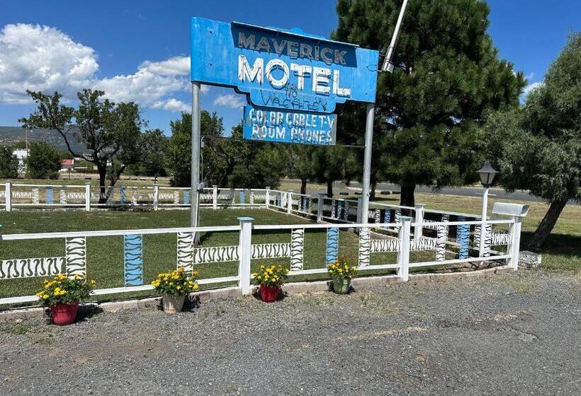 Номер Стандарт, Maverick Motel