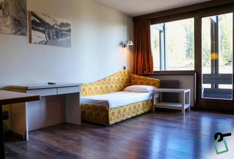 Апартаменты 1 Спальня с Балконом, Hotiday Apartment Collection   Campiglio Grostè