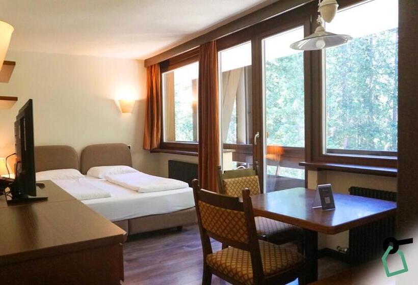 Студио Стандарт с Балконом, Hotiday Apartment Collection   Campiglio Grostè