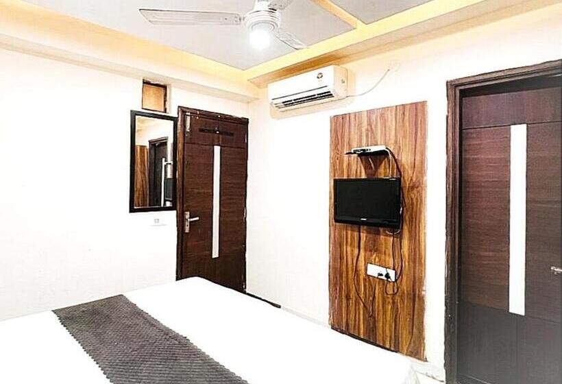 Номер Deluxe Кровать Кинг, City Night    Near Ludhiana Railway Station   Super Suites Rooms    Special For Families, Couples &