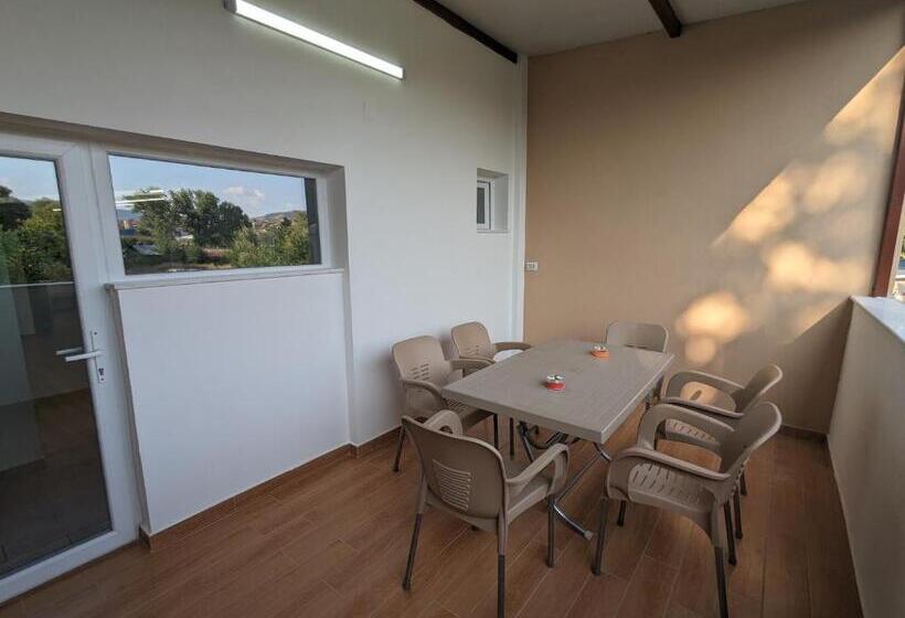 اتاق استاندارد چهار تخته, Apartments Victory