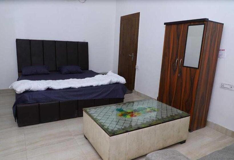 Трехместный Номер Классика, Oyo Flagship The Secret King Guest House