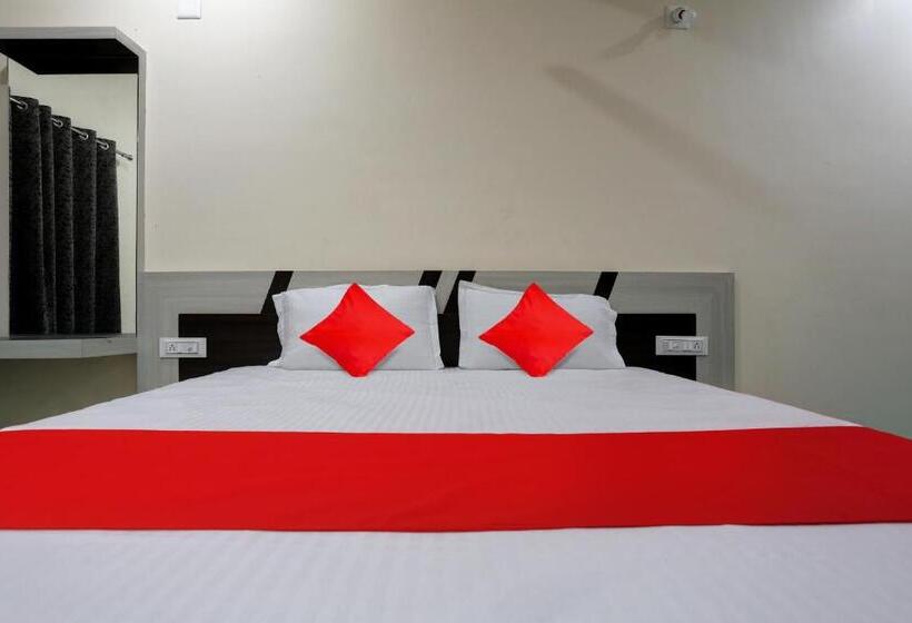 Трехместный Номер Классика, Oyo Flagship Hotel Divine Inn