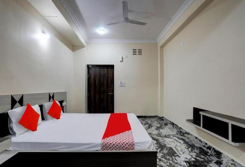 Трехместный Номер Классика, Oyo Flagship Hotel Divine Inn