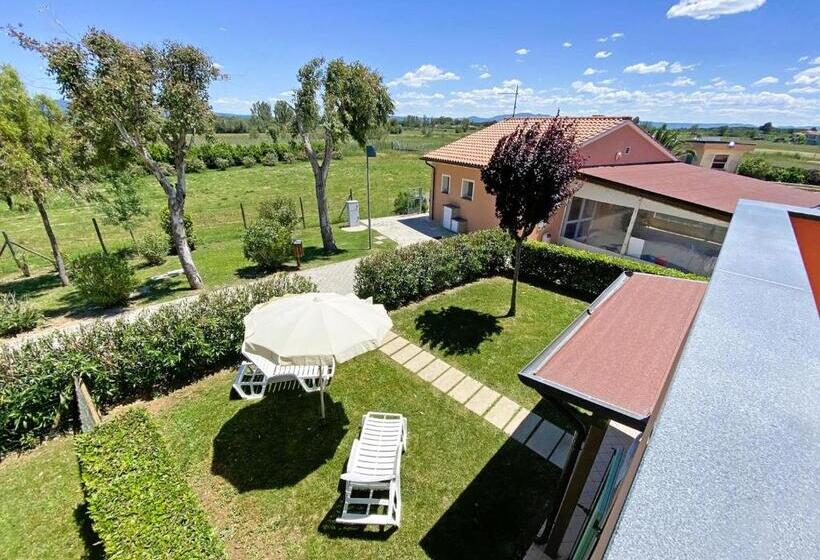 带2个卧室的公寓, Residence With Swimming Pool In Mazzanta Just 600 Meters From The Beach