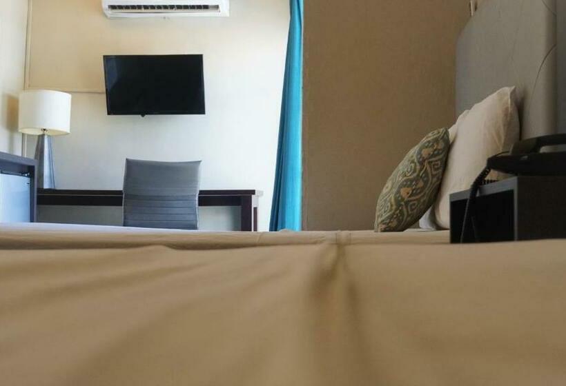 سوییت جونیور, Villa Verde Inn