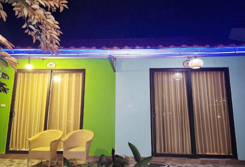 سوییت با چشم‌انداز باغ, Trang An Four Seasons Bungalow
