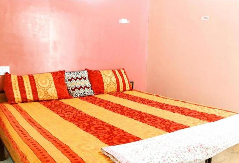 Номер Economy, Helix    Rajpura    Budget Rooms For Family, Couples, Solo Travellers