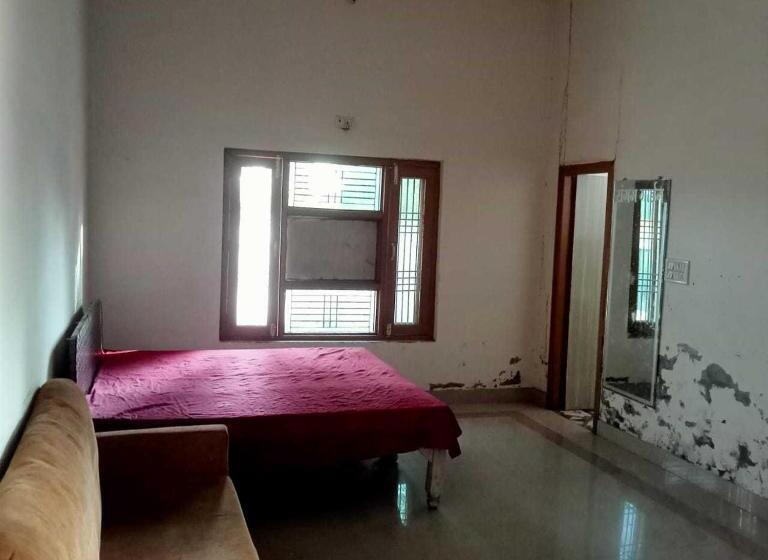 三人经典房间, Oyo V S Guest House