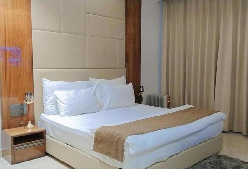 Номер Deluxe, Sukhsaroj Hotel & Resorts