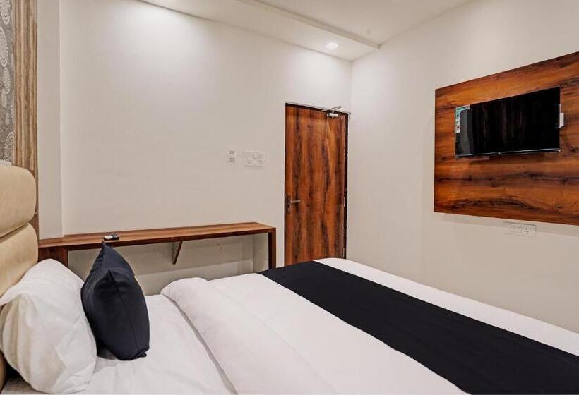 Трехместный Номер Классика, Fabhotel Relax Inn I