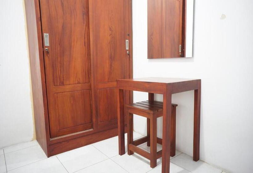 豪华房间, Oyo Life 93038 Kost Putra Malilah
