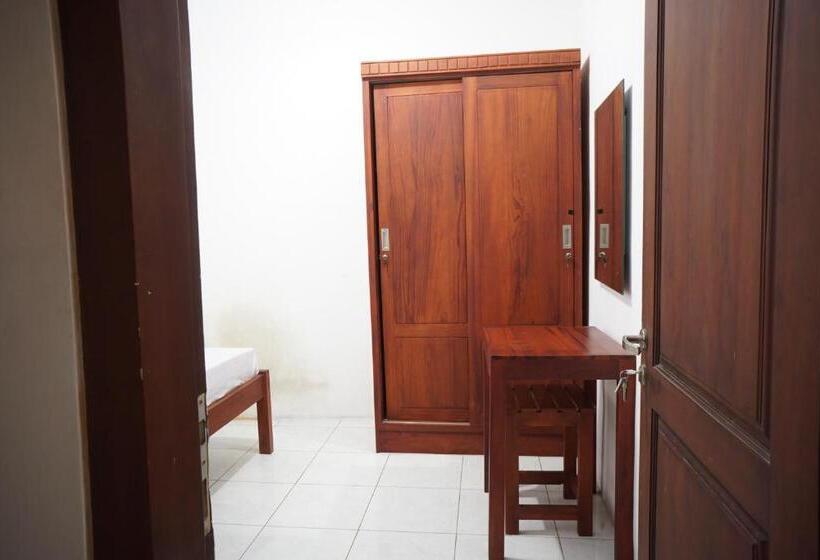 豪华房间, Oyo Life 93038 Kost Putra Malilah