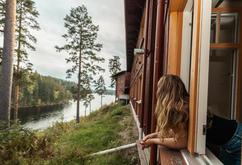 Семейный Номер, Barken Lodge