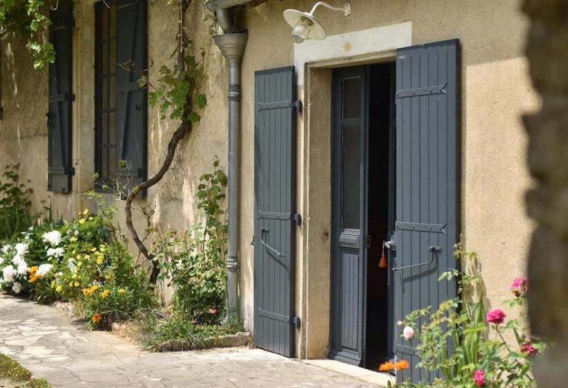 Номер Стандарт с Террасой, Un Jardin Et Trois Maisons