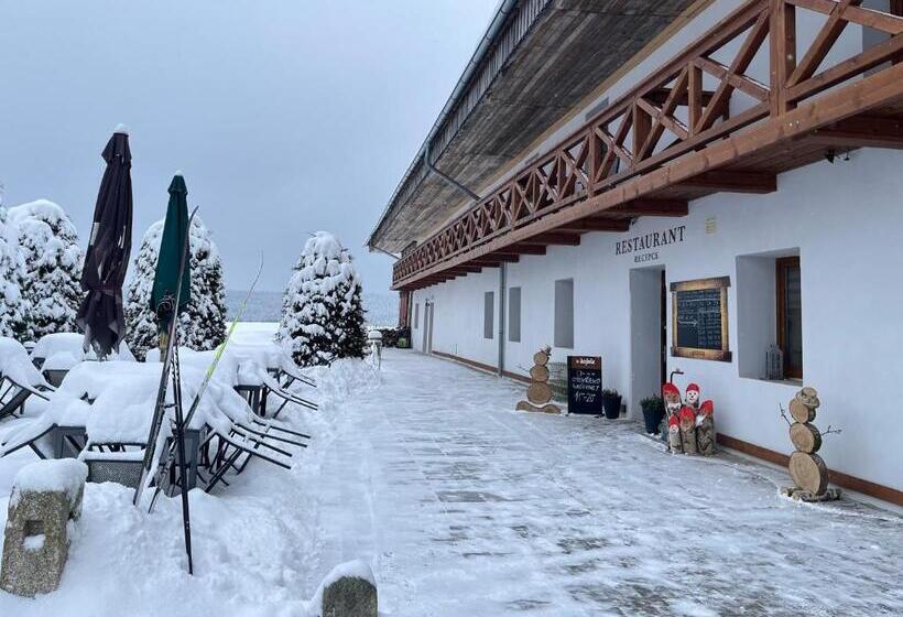 Семейный Номер, Penzion Golf Luby