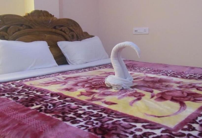 Номер Deluxe, Bishal Palace