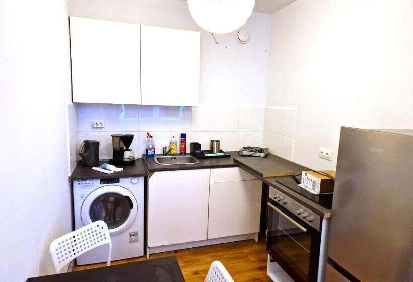 Апартаменты 1 Спальня с Балконом, Monteurwohnung Workere S Apartment Gera