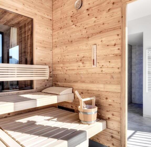 Люкс Повышенной Комфортности, Dolomiten Residenz   Sporthotel Sillian