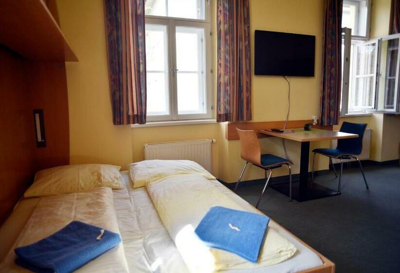 スタンダード４人部屋, Junges Hotel Tulln