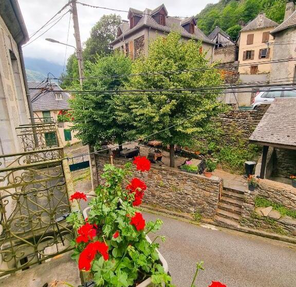 Номер Стандарт, Auberge Du Crabère