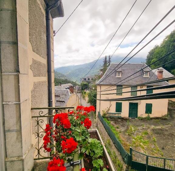 Семейный Номер, Auberge Du Crabère