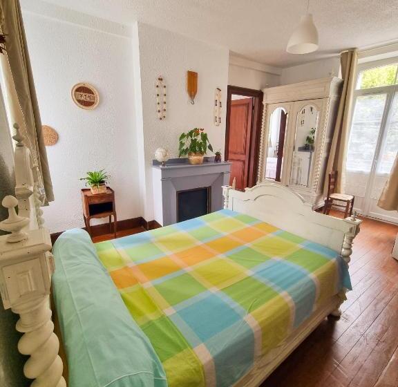 Семейный Номер, Auberge Du Crabère