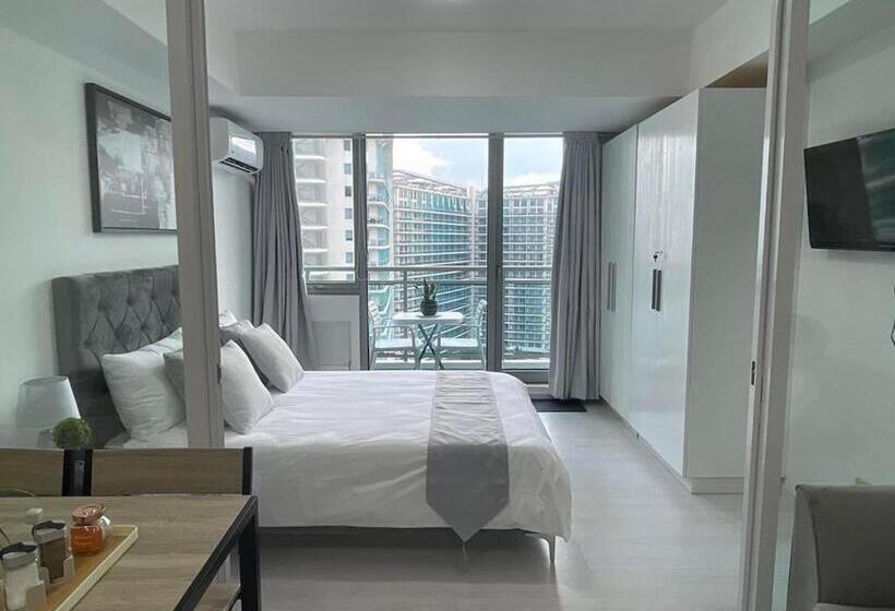 Семейный Номер, Azure Urban Resort Residences