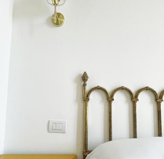 اتاق استاندارد سه نفره, B&b Isola Messina