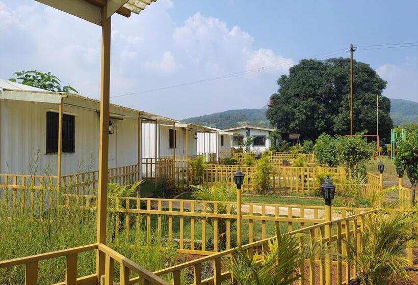 スタンダードルーム, Saifarm Resort Lonavala