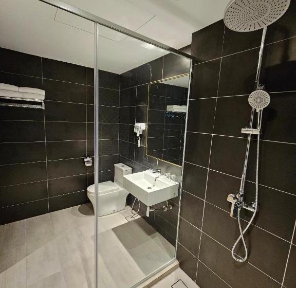 Family Suite, Le Genda