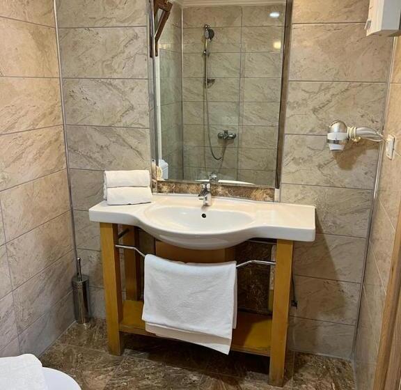 سوییت با چشمانداز کوه, Alicra Hotel çıralı