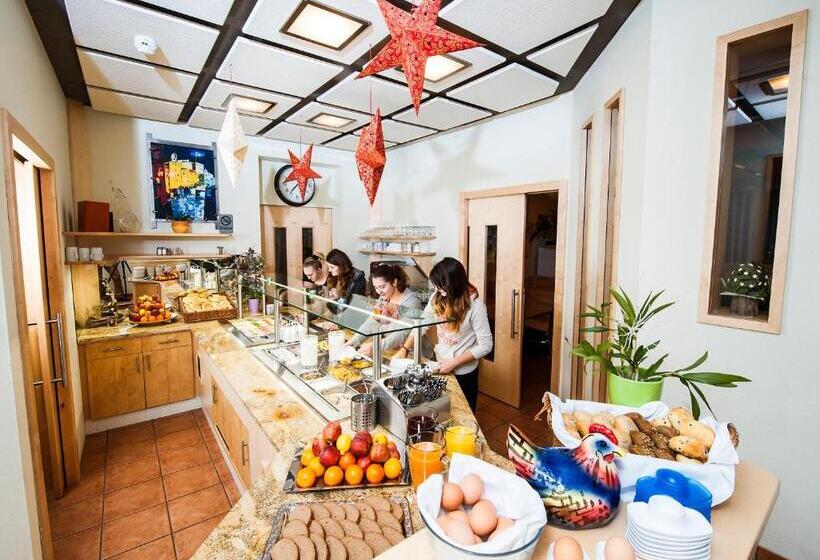 Номер Стандарт, Jugendgästehaus Sportheim