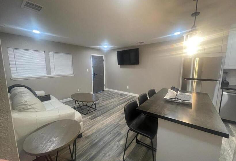 Апартаменты Deluxe 1 Спальня, Apt 3   Roman At High Plains Lodge