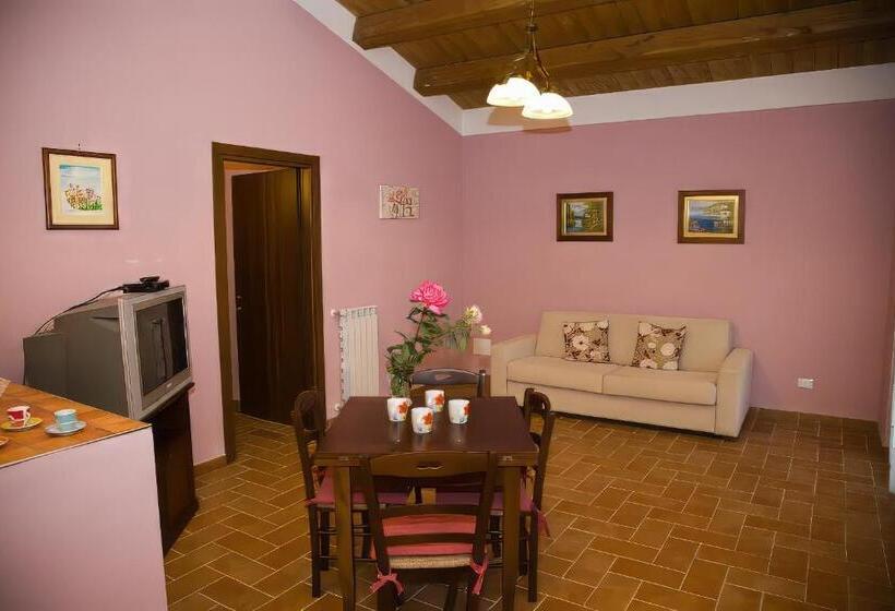 プールの見える１ベッドルームアパートメント, Agriturismo L Elce