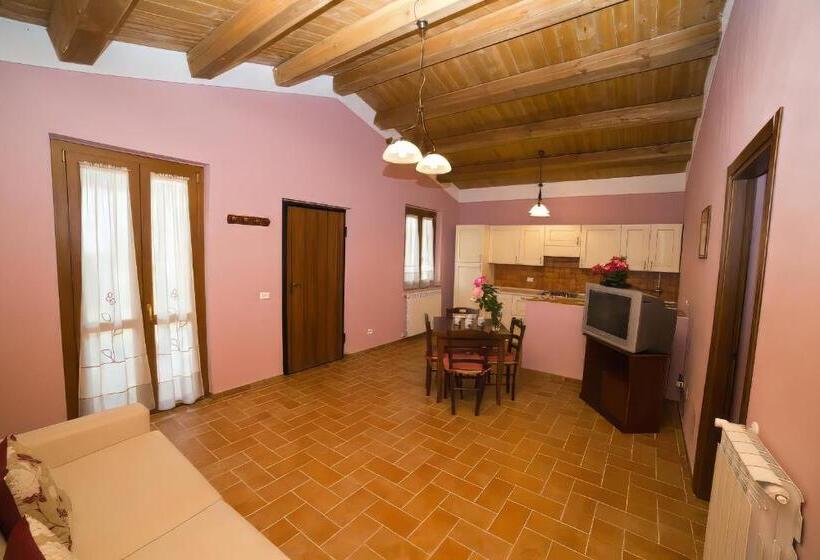 プールの見える１ベッドルームアパートメント, Agriturismo L Elce