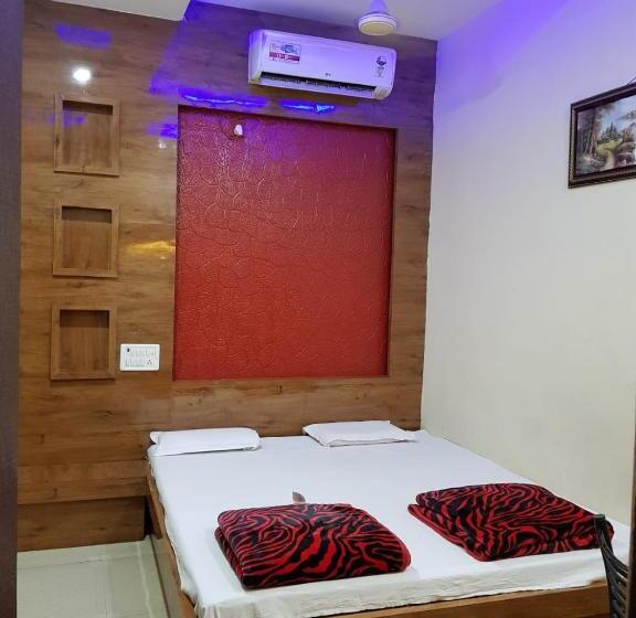 Номер Стандарт, New Hotel Shree Radha Krishna Palace, Maheshwar