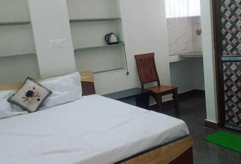 三人经典房间, Oyo 8201 Blg Villa Guest House