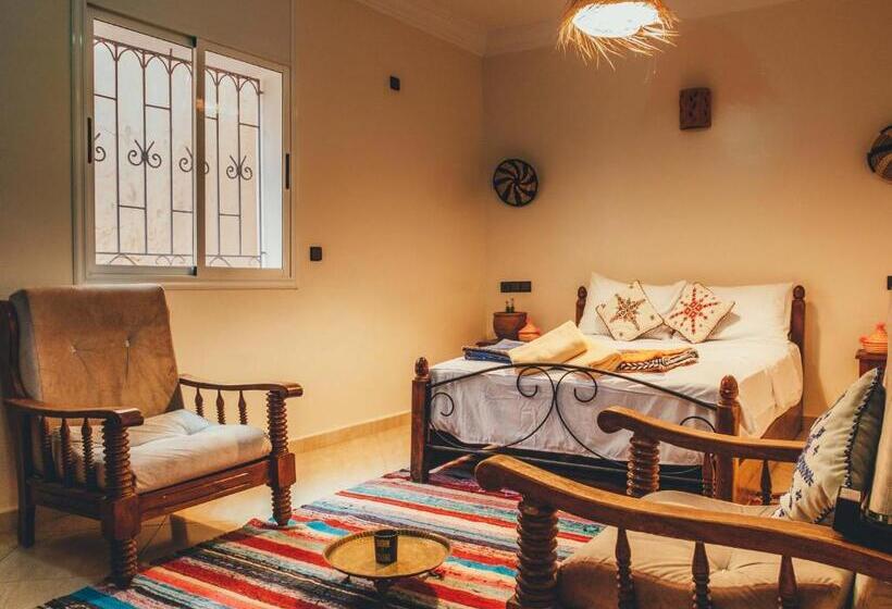 اتاق استاندارد با سرویس بهداشتی مشترک, Chill Surfer Hostel