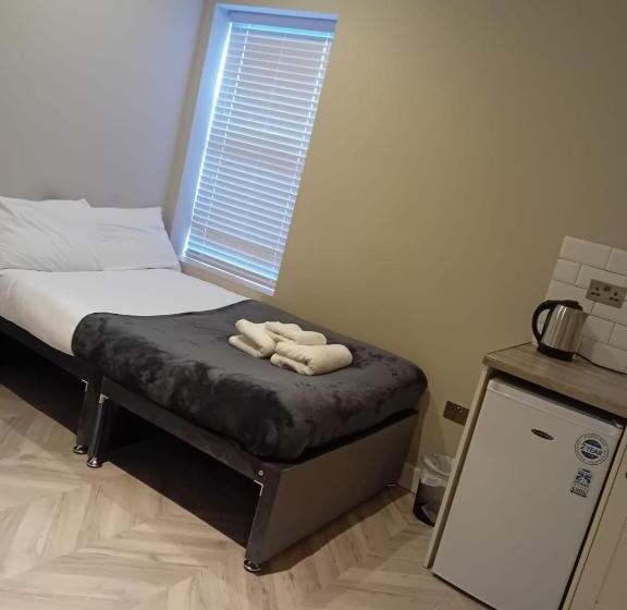 חדר סטנדרט, Harrow Guest House   Cecil Ha3