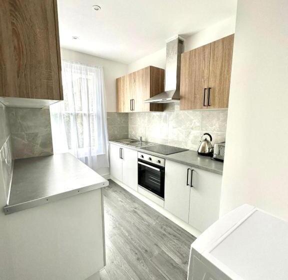 חדר סטנדרט יחיד, Harrow Guest House   Cecil Ha3