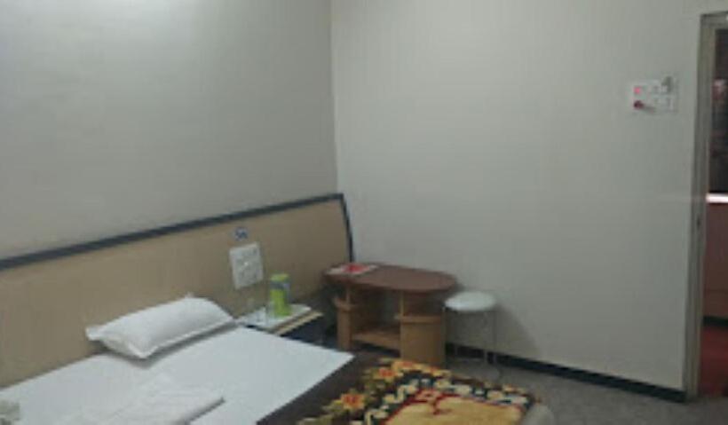 Номер Стандарт Трехместный, Vishal Palace,nashik
