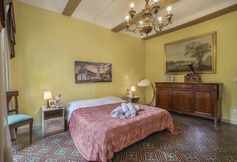 اتاق لوکس با تخت بزرگ, Rooms Corte Delle Uova Centro Storico Piazza San Michele